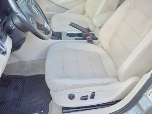 Used 2015 Volkswagen Passat TDI SE FWD image 19