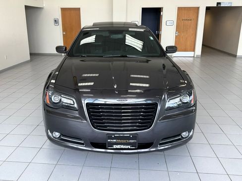 Used 2014 Chrysler 300 S w/ Luxury Group image 5