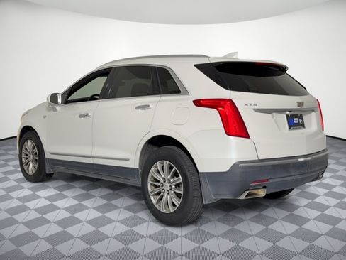 Used 2017 Cadillac XT5 Luxury w/ Driver Awareness Package FWD image 3