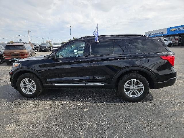 Used 2024 Ford Explorer XLT w/ Equipment Group 202A AWD/4WD image 3