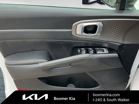 Certified 2022 Kia Sorento SX AWD/4WD image 16