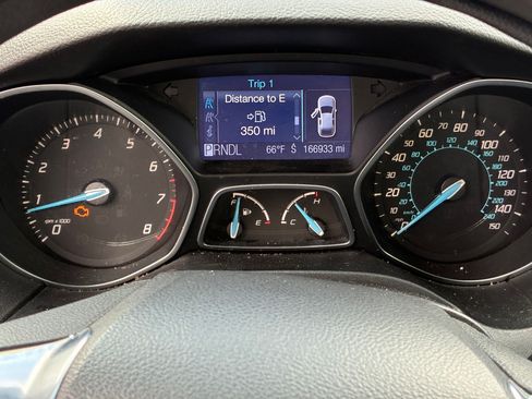 Used 2012 Ford Focus SE FWD image 22