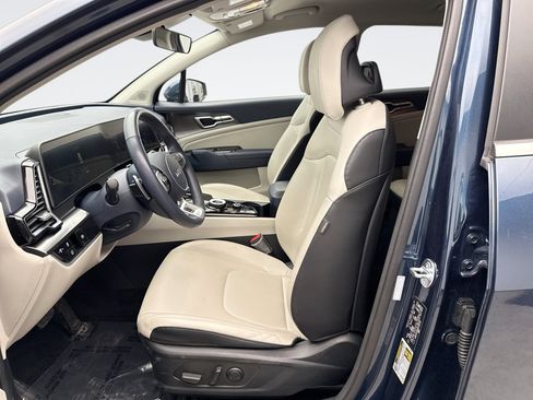 Used 2024 Kia Sportage EX image 11