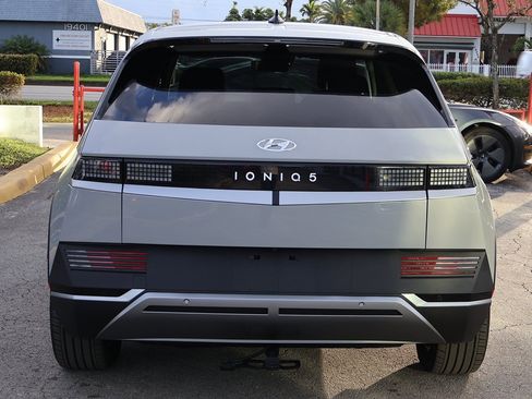 Used 2024 Hyundai Ioniq 5 SEL image 12