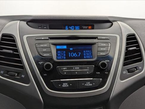 Used 2015 Hyundai Elantra SE FWD image 26