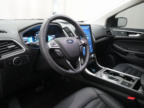 Used 2024 Ford Edge SEL w/ Convenience Package image 8