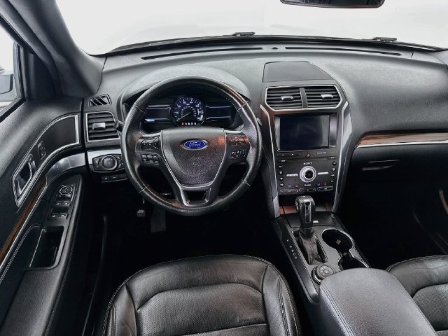 Used 2019 Ford Explorer Limited w/ Class III Trailer Tow Package AWD/4WD image 4