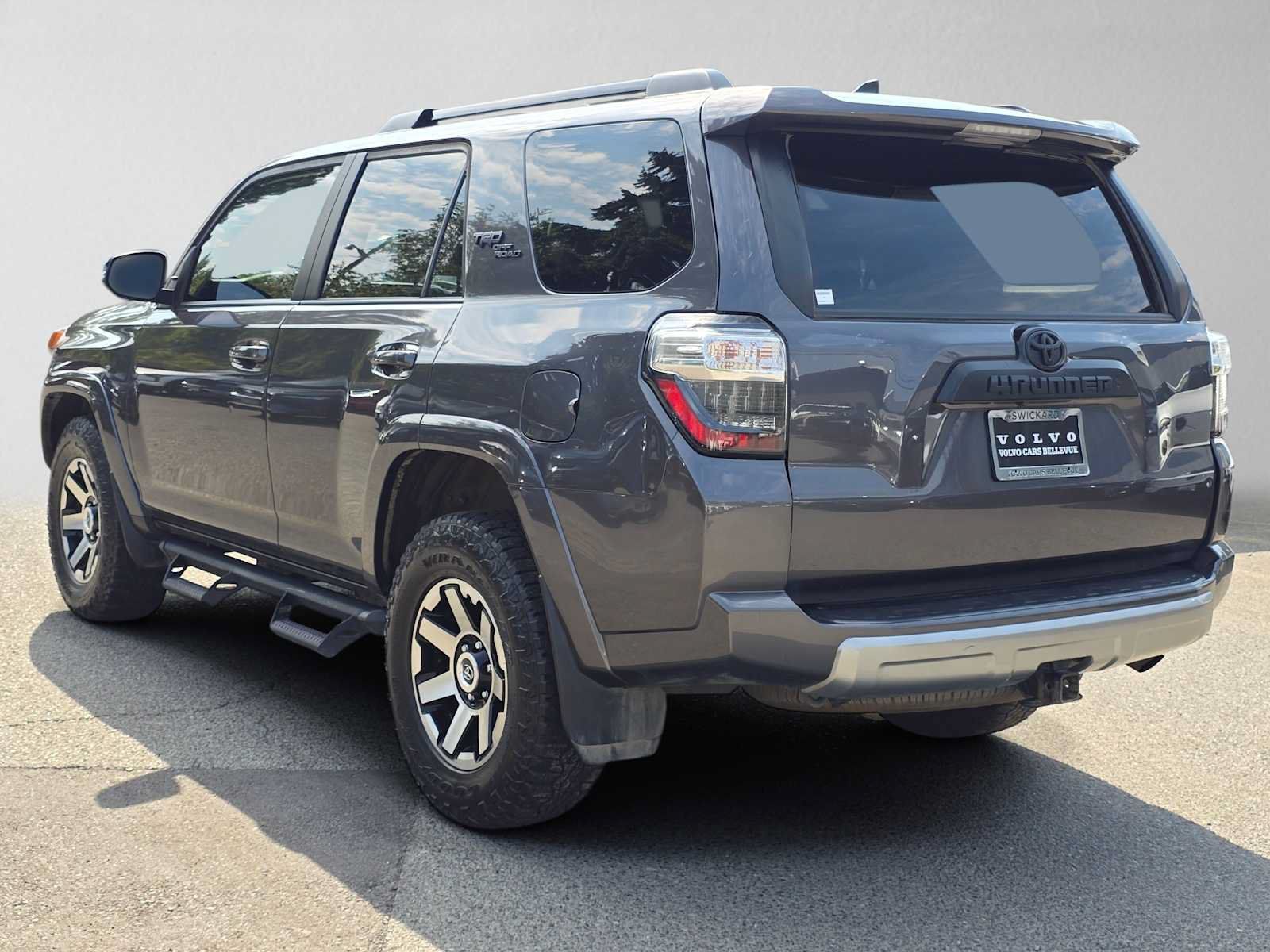 Used 2023 Toyota 4Runner TRD Off-Road Premium w/ Moonroof Package AWD/4WD image 5