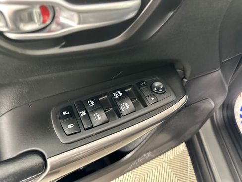 Certified 2019 Jeep Cherokee Latitude Plus w/ Cold Weather Group image 20