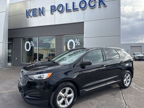 Certified 2024 Ford Edge SE image 2