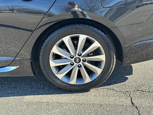 Used 2016 Hyundai Sonata Sport w/ Option Group 03 image 19