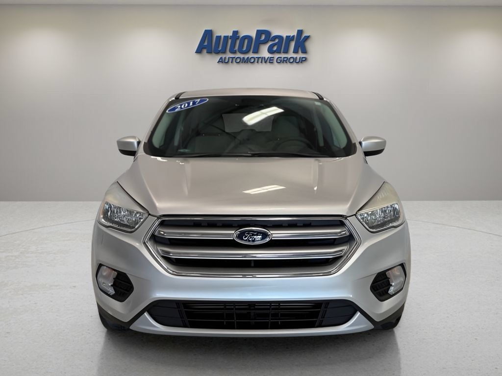 Used 2017 Ford Escape SE FWD image 2