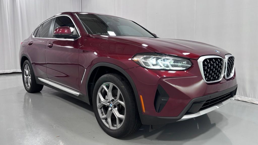 Used 2023 BMW X4 xDrive30i w/ Premium Package AWD/4WD image 4