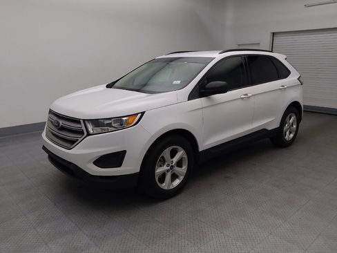 Used 2018 Ford Edge SE FWD image 2
