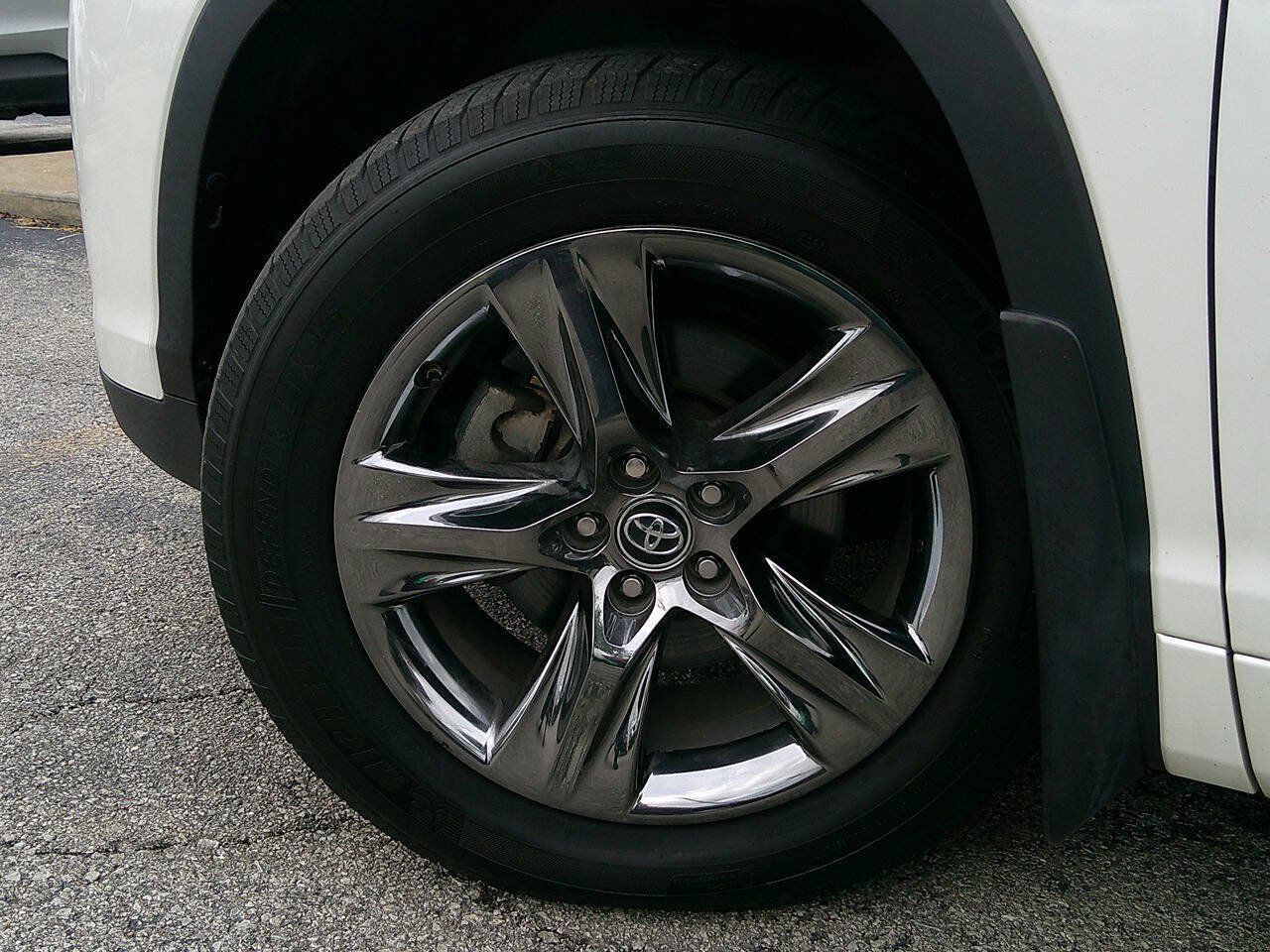 Used 2018 Toyota Highlander Limited Platinum AWD/4WD image 8