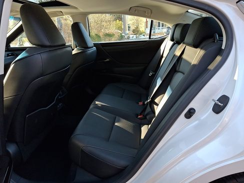 Certified 2023 Lexus ES 350 w/ Premium Package image 10