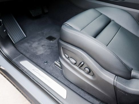 Certified 2026 Porsche Cayenne AWD/4WD image 14