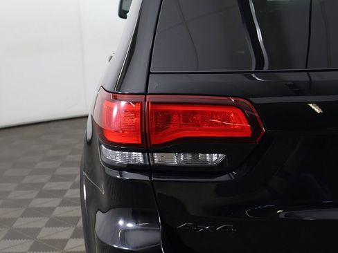 Used 2021 Jeep Grand Cherokee Limited X image 17