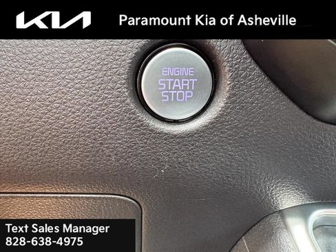 Certified 2025 Kia Carnival SX Prestige FWD image 15