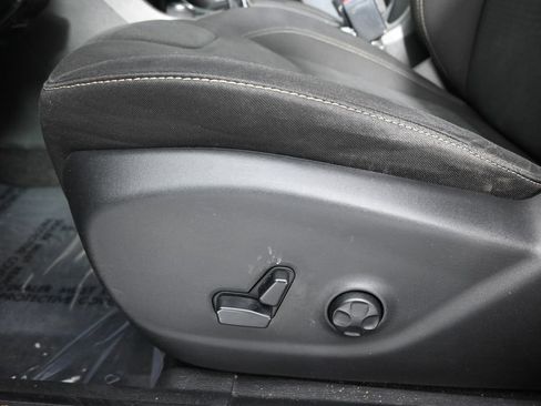 Used 2016 Jeep Cherokee Latitude w/ Safety/Convenience Group image 21