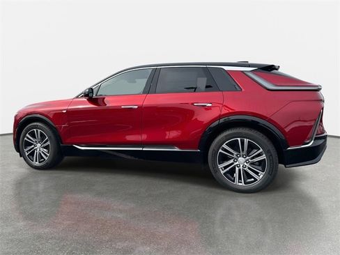 New 2025 Cadillac Lyriq Luxury image 3