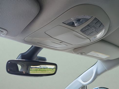 Used 2024 Chrysler Pacifica Touring-L FWD image 29