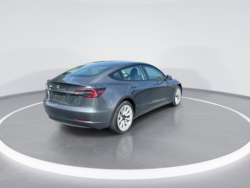 Used 2023 Tesla Model 3 Standard Range RWD image 9