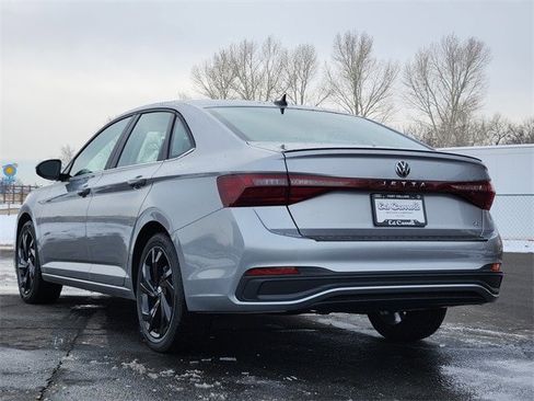 New 2026 Volkswagen Jetta SE image 5