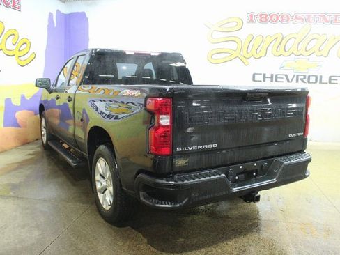 Used 2023 Chevrolet Silverado 1500 Custom image 6