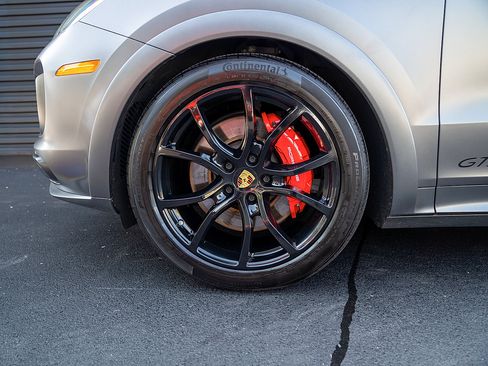 Certified 2023 Porsche Cayenne GTS AWD/4WD image 25