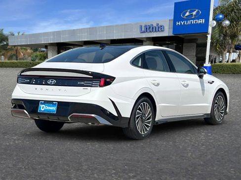 New 2026 Hyundai Sonata SEL FWD image 2