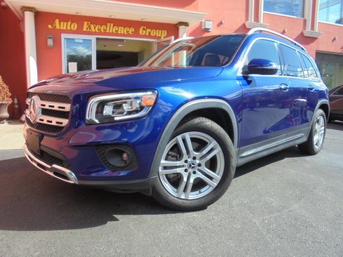 Used 2020 Mercedes-Benz GLB 250 4MATIC w/ Premium Package image 19