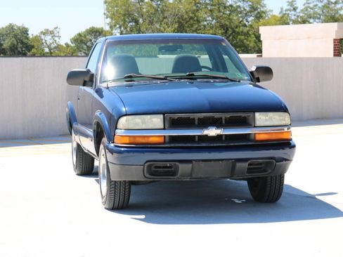 Used 2003 Chevrolet S10 Pickup LS RWD image 29