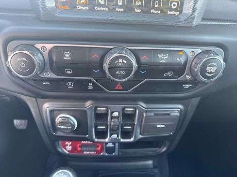 Used 2023 Jeep Gladiator Mojave w/ Trailer Tow Package AWD/4WD image 19