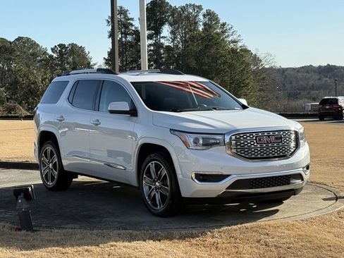 Used 2018 GMC Acadia Denali w/ Technology Package image 9