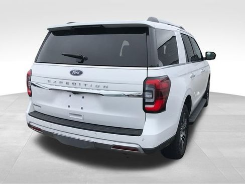 Used 2024 Ford Expedition Limited image 2