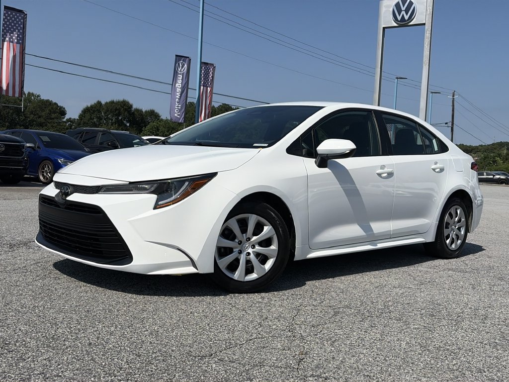 Used 2024 Toyota Corolla LE FWD image 1