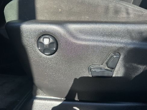 Used 2018 Jeep Grand Cherokee Laredo image 18