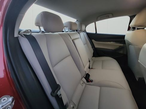 Used 2019 MAZDA MAZDA3 Sedan w/ Preferred Package image 29