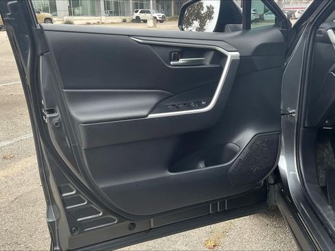 Used 2022 Toyota RAV4 XLE w/ Convenience Package AWD/4WD image 21