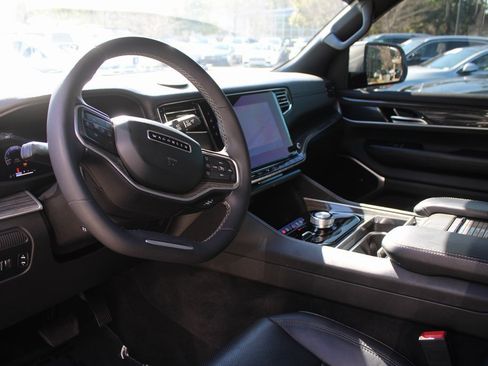 Used 2022 Jeep Wagoneer Series II image 21