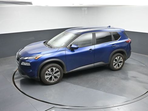 Used 2023 Nissan Rogue SV image 18
