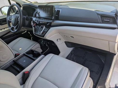Certified 2025 Honda Odyssey Touring image 25