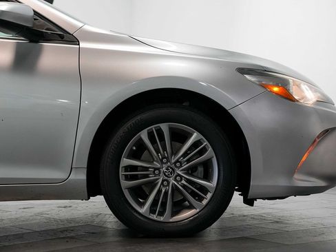 Used 2016 Toyota Camry SE FWD image 9