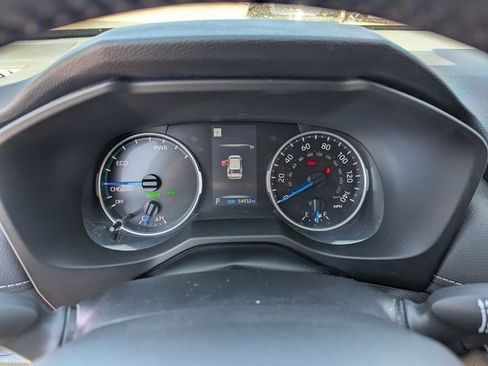 Used 2022 Toyota RAV4 XLE Premium image 20