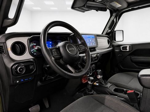 Used 2024 Jeep Wrangler Unlimited AWD/4WD image 11