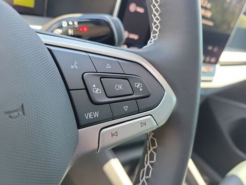 New 2026 Volkswagen Tiguan SE FWD image 24