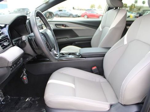 Used 2025 Toyota Camry SE FWD image 29