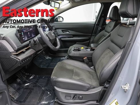 Used 2024 Nissan Ariya AWD image 14