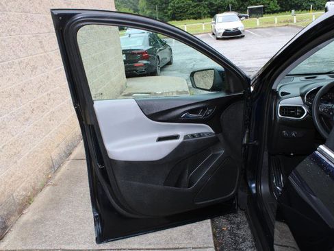Used 2021 Chevrolet Equinox LT image 19
